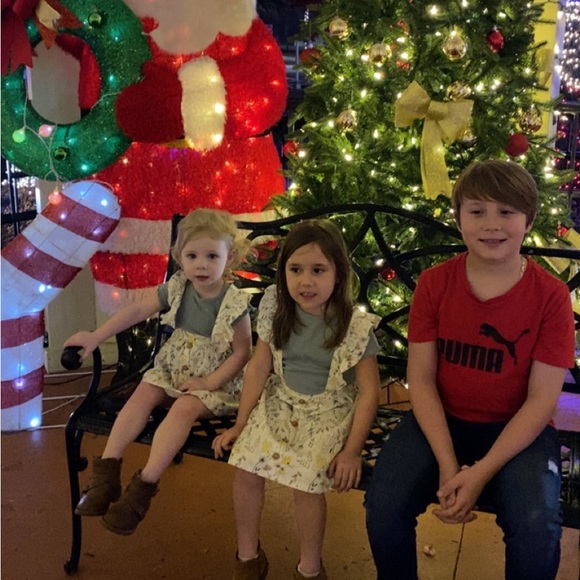 Meet your Posher, Brandi - Picture 1 of 1